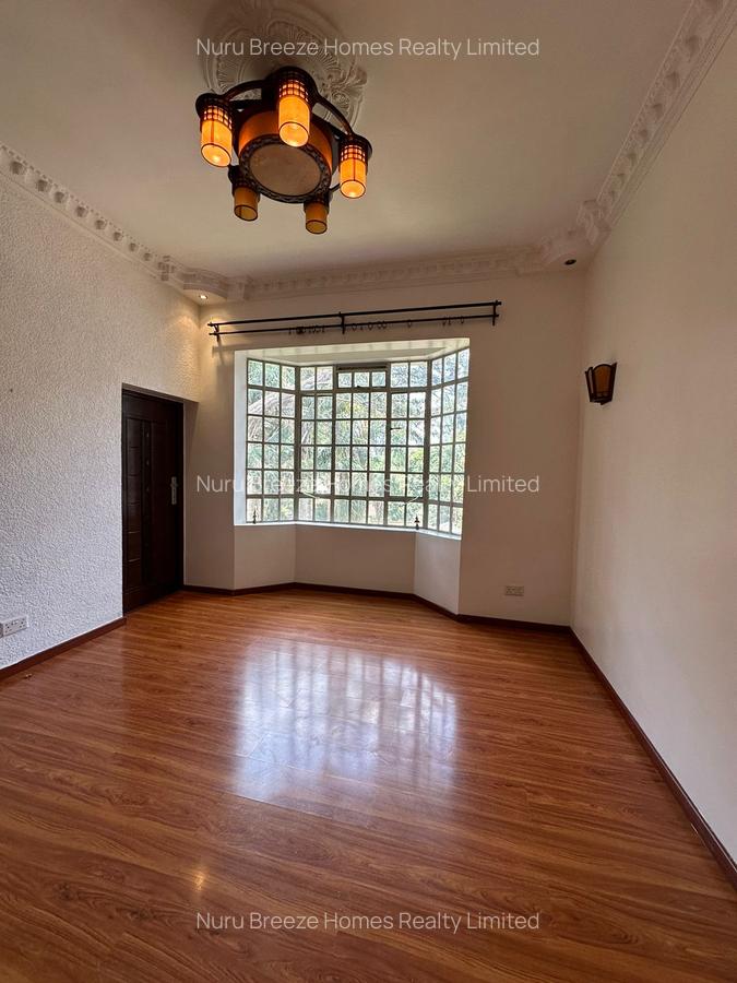 5 Bed House with En Suite in Nyari - 16