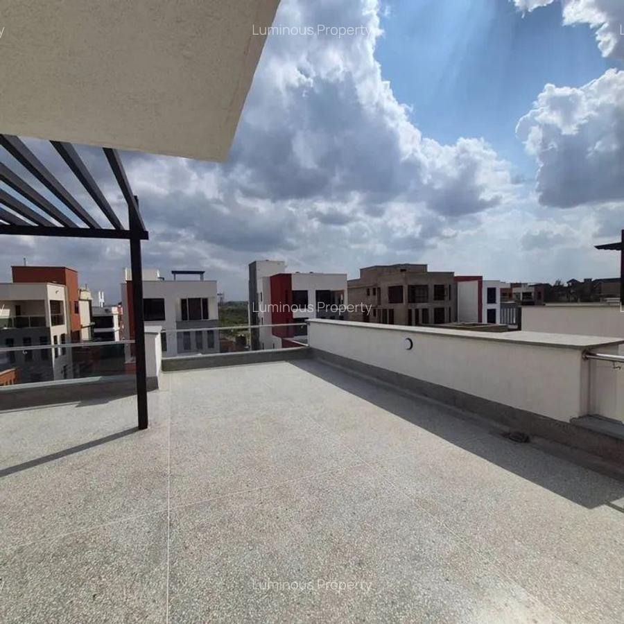 4 Bed House with En Suite at Membley - 19