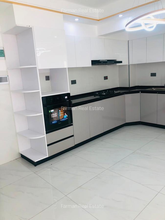 2 Bed Apartment with En Suite in Kilimani - 3