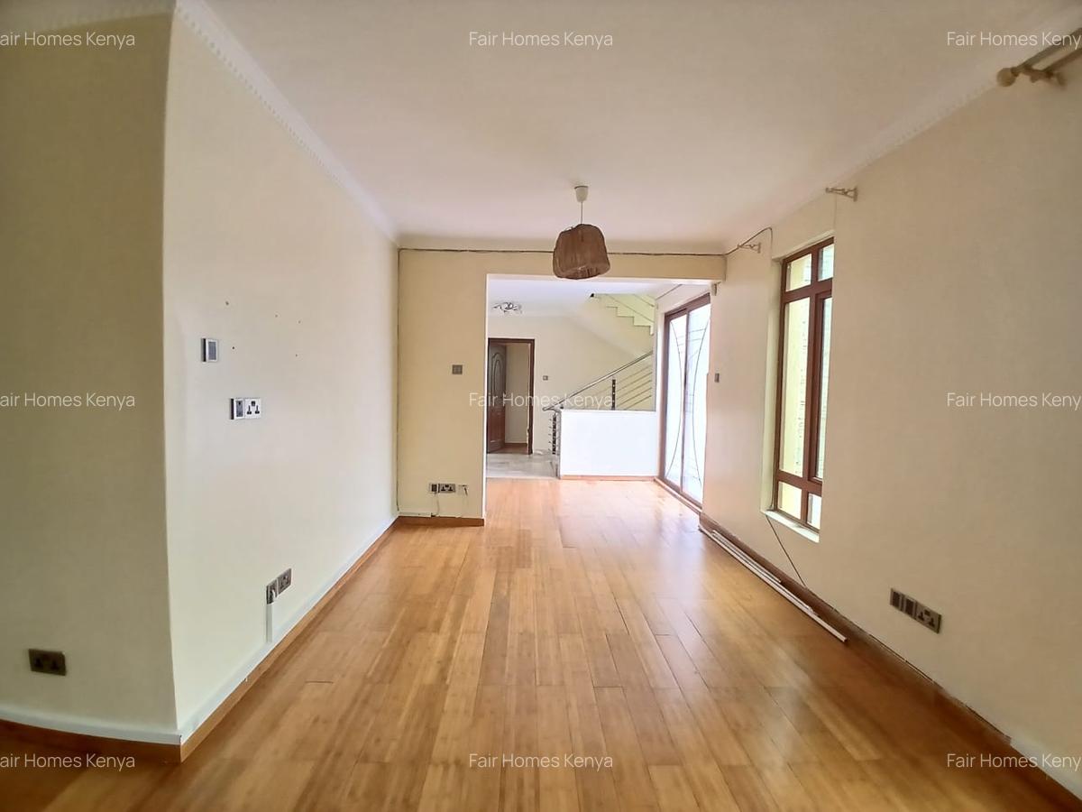 5 Bed Townhouse with En Suite at Lavington Green - 12