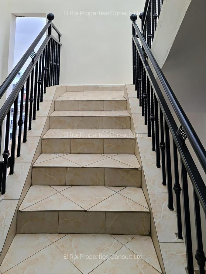 Serviced 1 Bed Apartment with En Suite at Eastern Bypass - 10