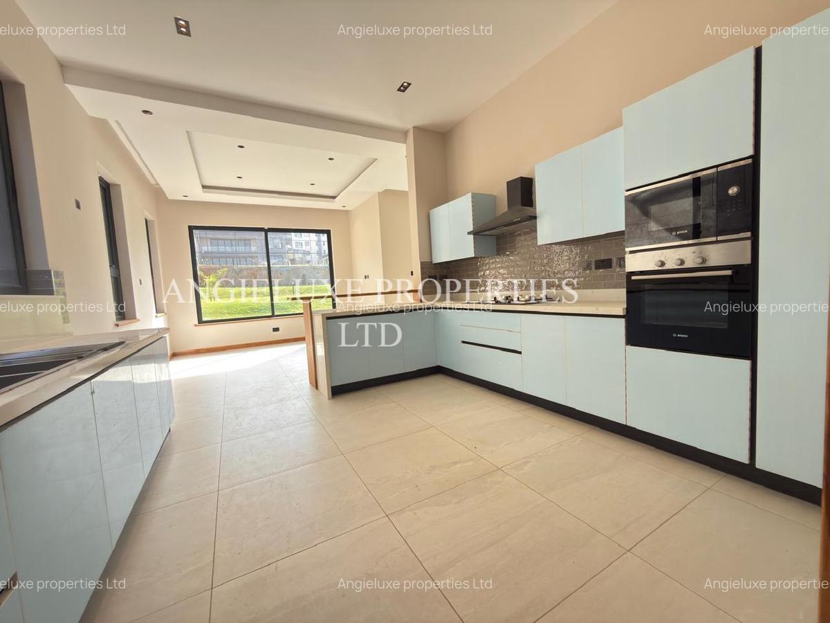 4 Bed Townhouse with En Suite at Loresho - 5