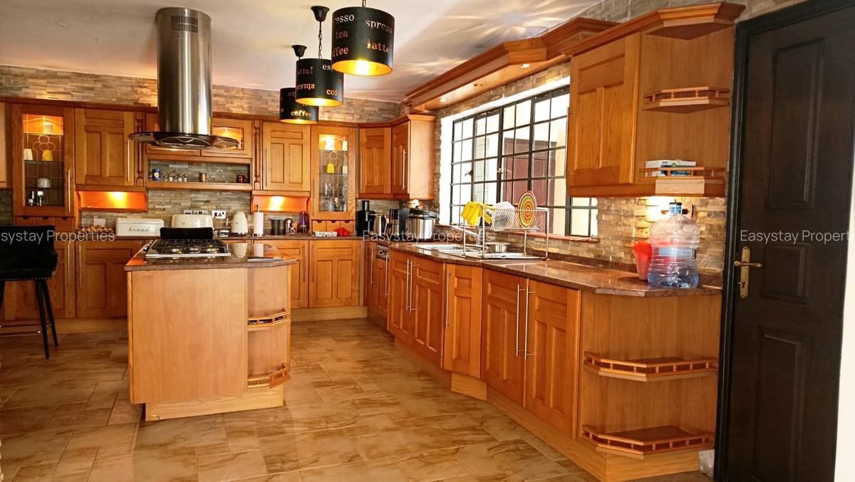 5 Bed Villa with En Suite in Lavington - 3