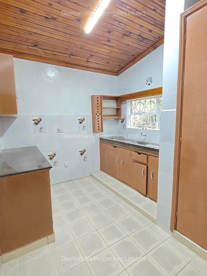 3 Bed House with En Suite at Galleria - 6