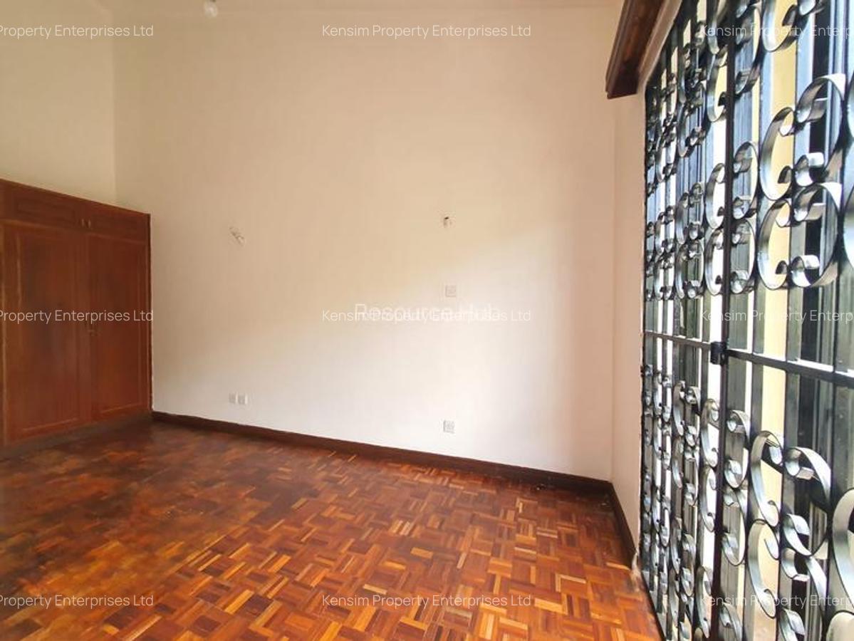 4 Bed Townhouse with En Suite in Spring Valley - 13