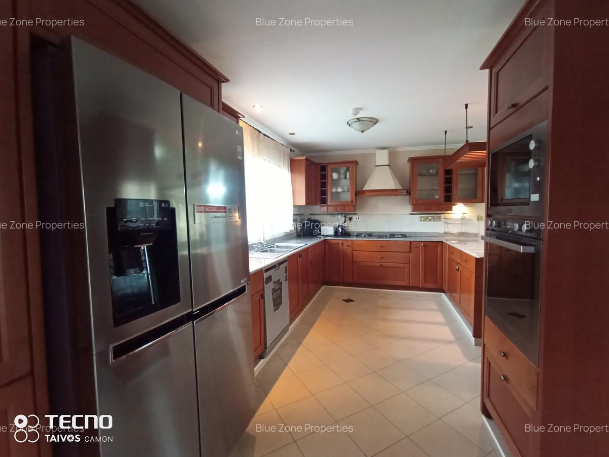 4 Bed Townhouse with En Suite at Windsor Ridgeways - 8