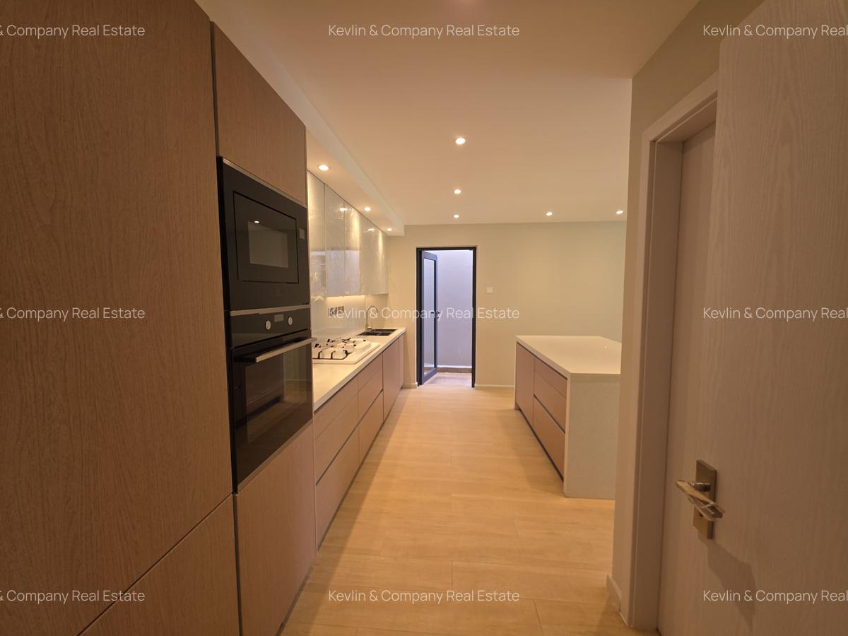 5 Bed Townhouse with En Suite in Kyuna - 7