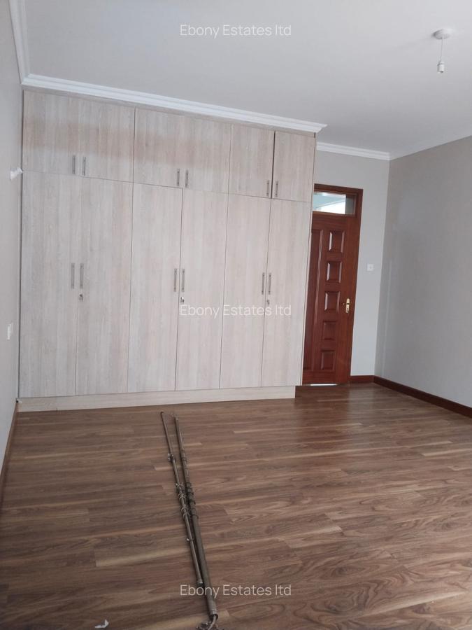 3 Bed Apartment with En Suite in Riverside - 12