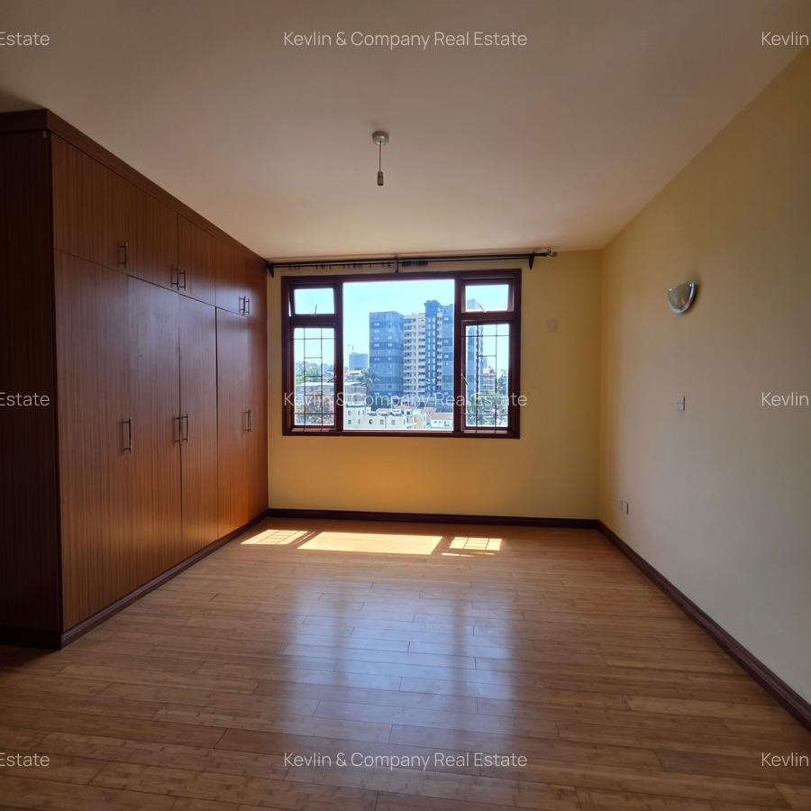 3 Bed Apartment with En Suite in Riverside - 18