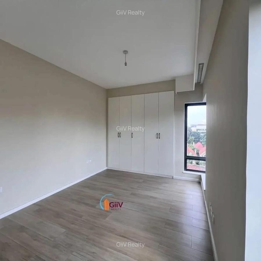 2 Bed Apartment with En Suite in Riverside - 4