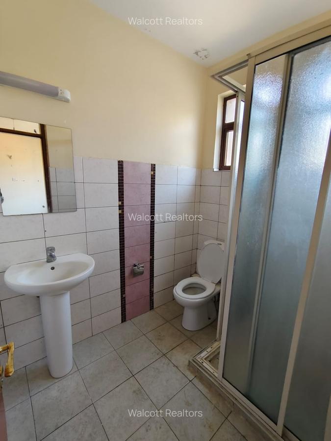 3 Bed Apartment with En Suite in Kilimani - 11