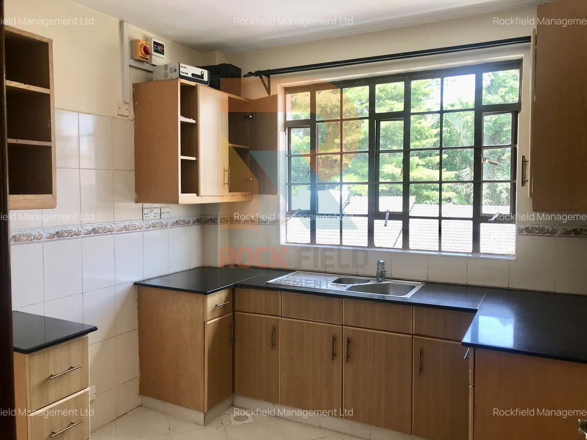 2 Bed Apartment with En Suite in Brookside - 10