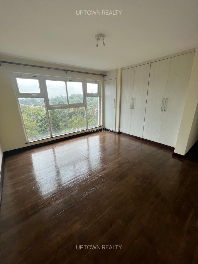 4 Bed Apartment with En Suite at Riverside - 8