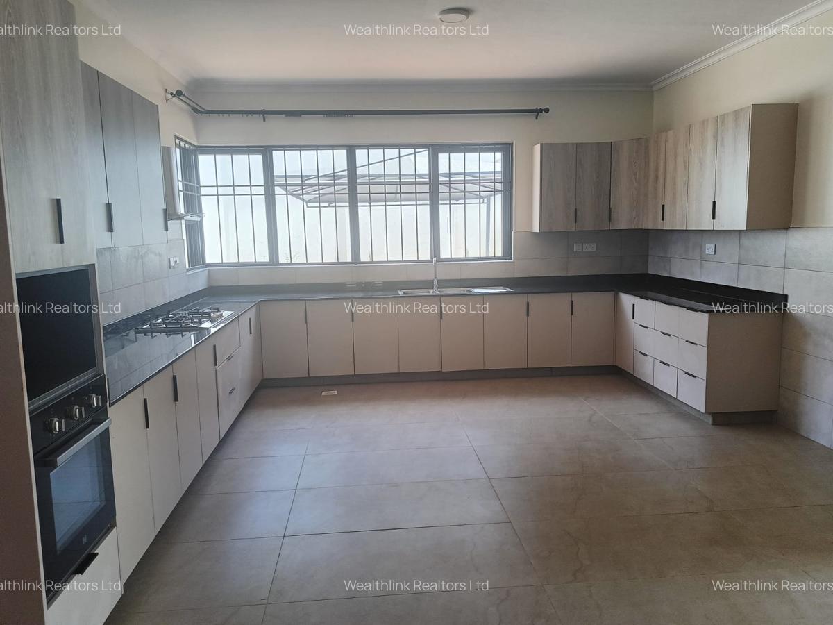 6 Bed Townhouse with En Suite at Kibagare - 10