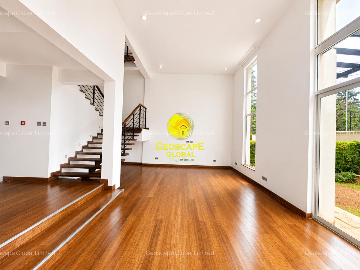 5 Bed House with En Suite in Lavington - 6