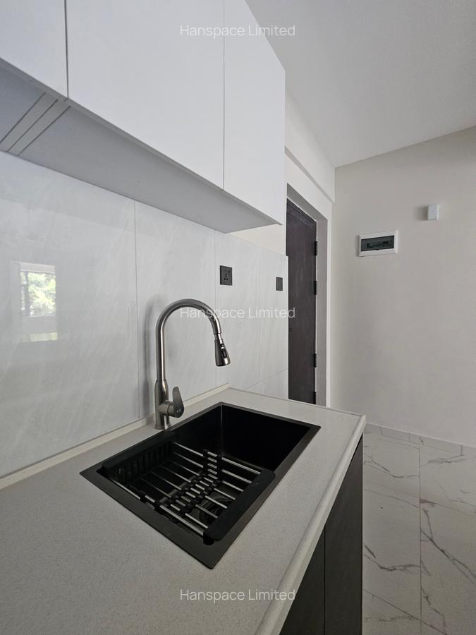 1 Bed Apartment with Gym in Kilimani - 19