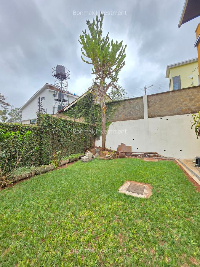 5 Bed Townhouse with En Suite at Lavington Green - 5