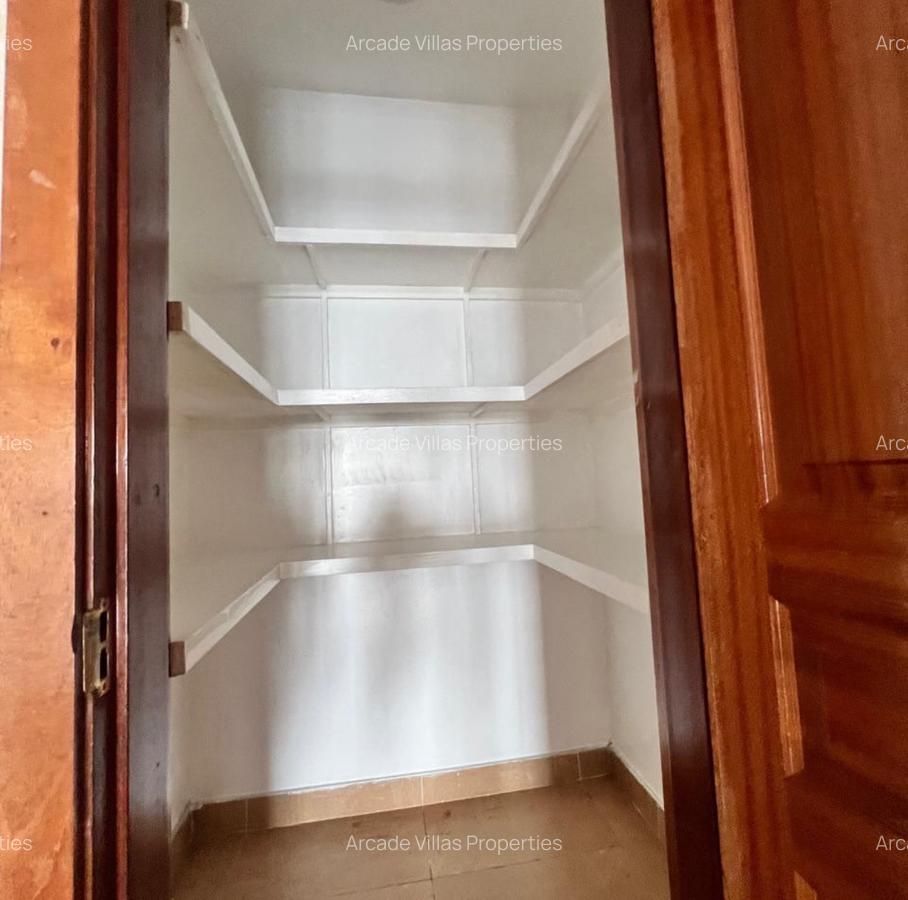 3 Bed Apartment with En Suite in Kileleshwa - 5