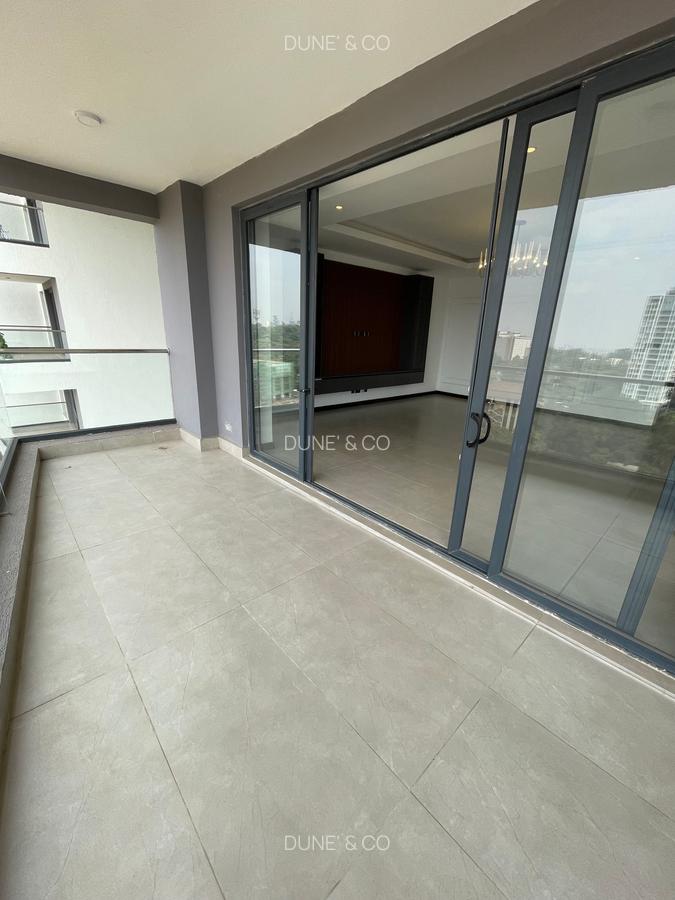 3 Bed Apartment with En Suite in Riverside - 6