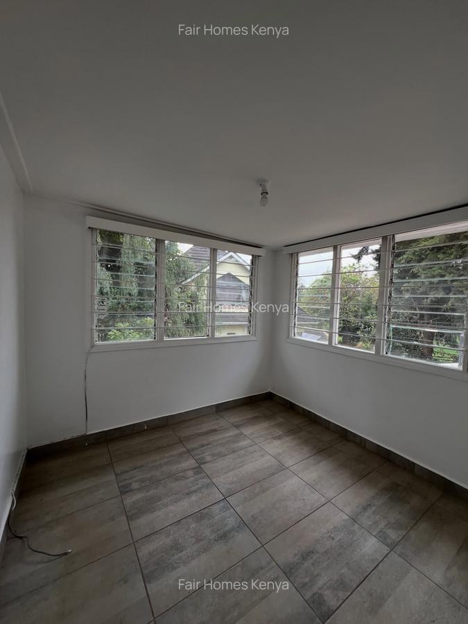 3 Bed House with En Suite at Lavington Green - 10