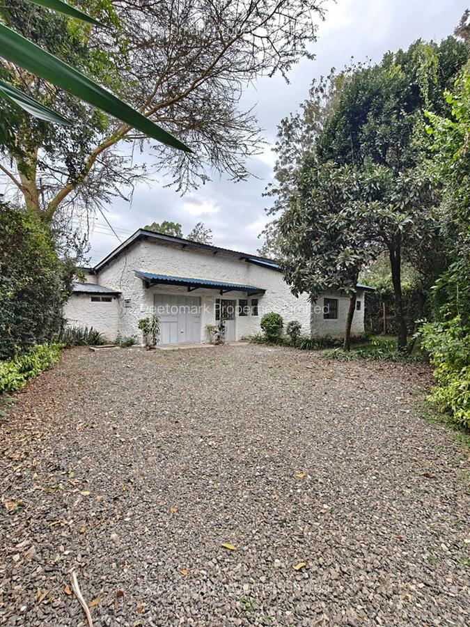 3 Bed House with En Suite at Galleria - 1