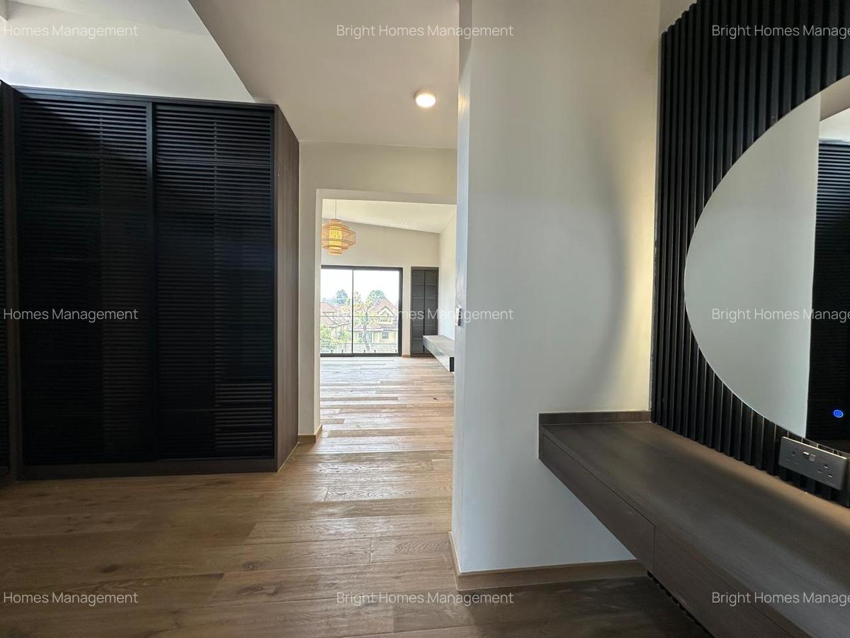 5 Bed Villa with En Suite in Runda - 8