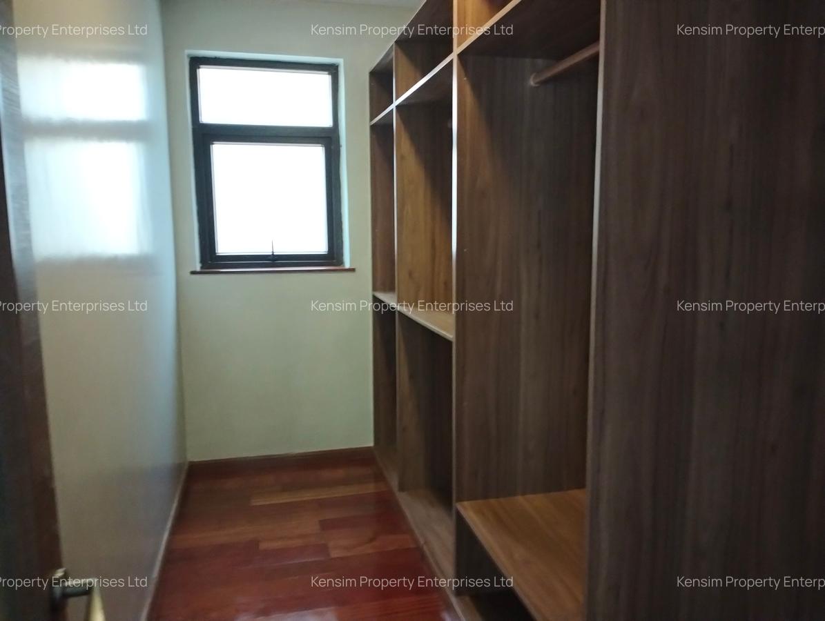 5 Bed Townhouse with En Suite in Lavington - 17