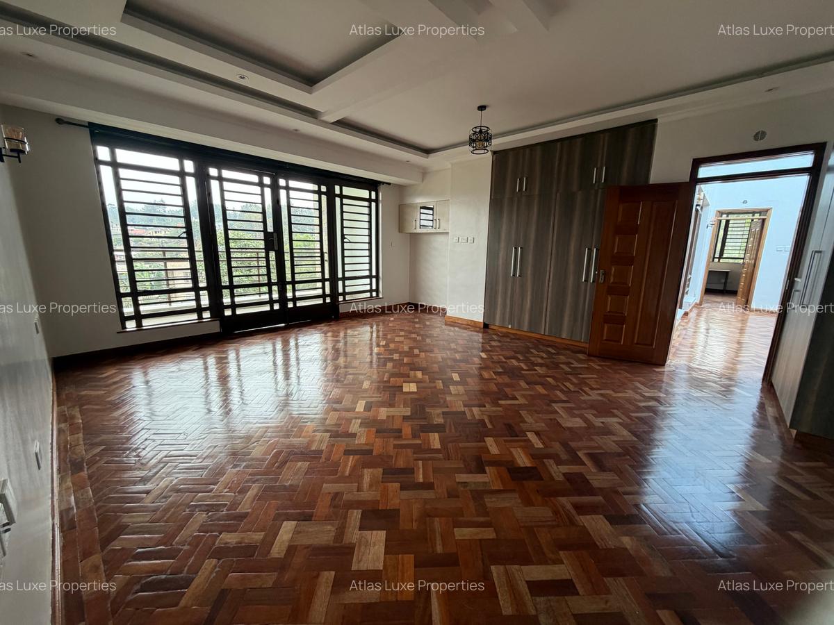 5 Bed House with En Suite at Mushroom Gardens - 10