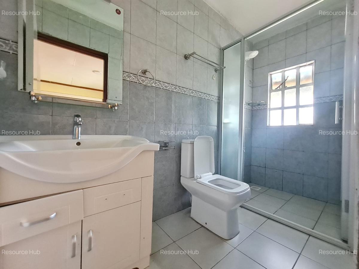 3 Bed House with En Suite at Bomas Area - 14