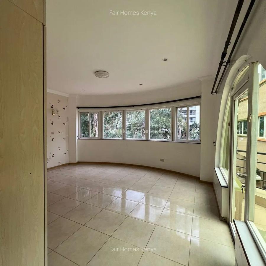 4 Bed Townhouse with En Suite at Riverside Drive - 5