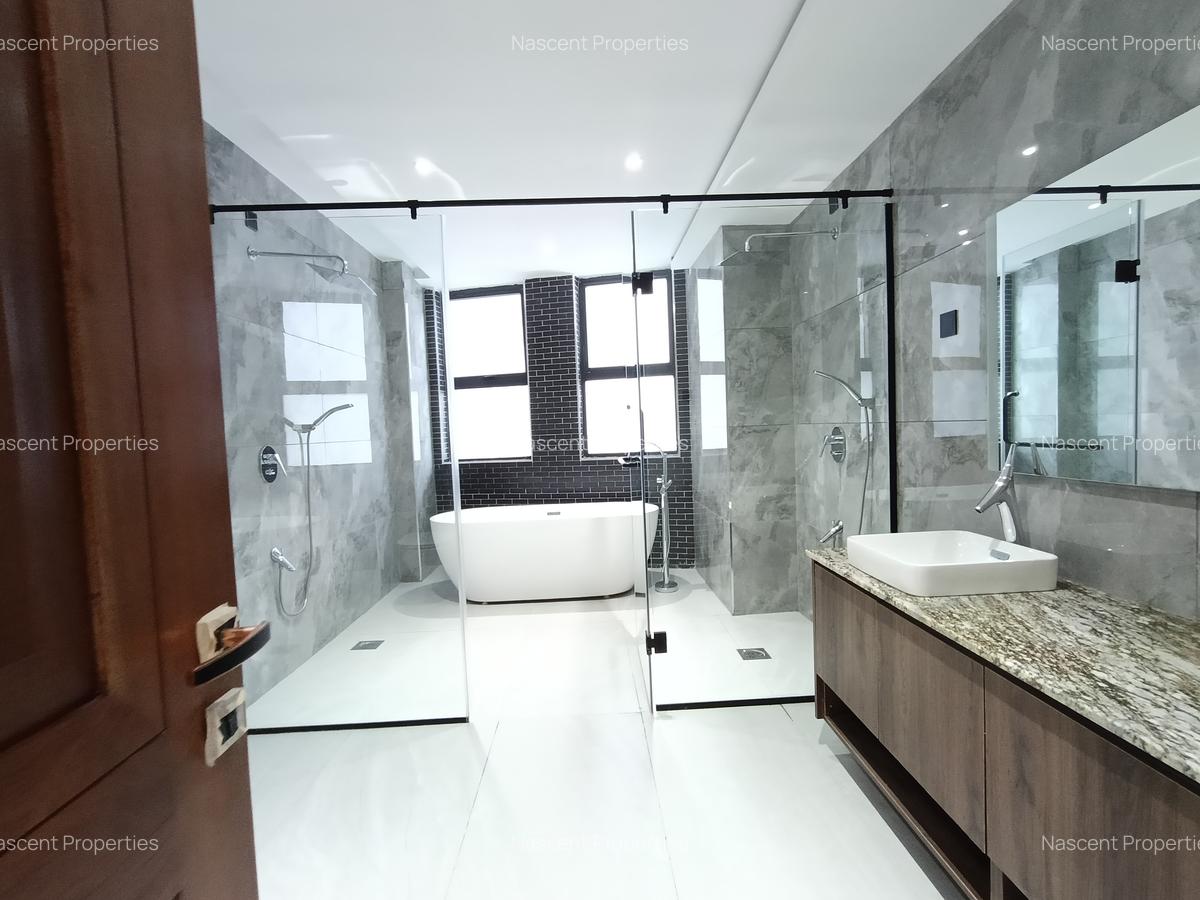 3 Bed Apartment with En Suite in Riverside - 18