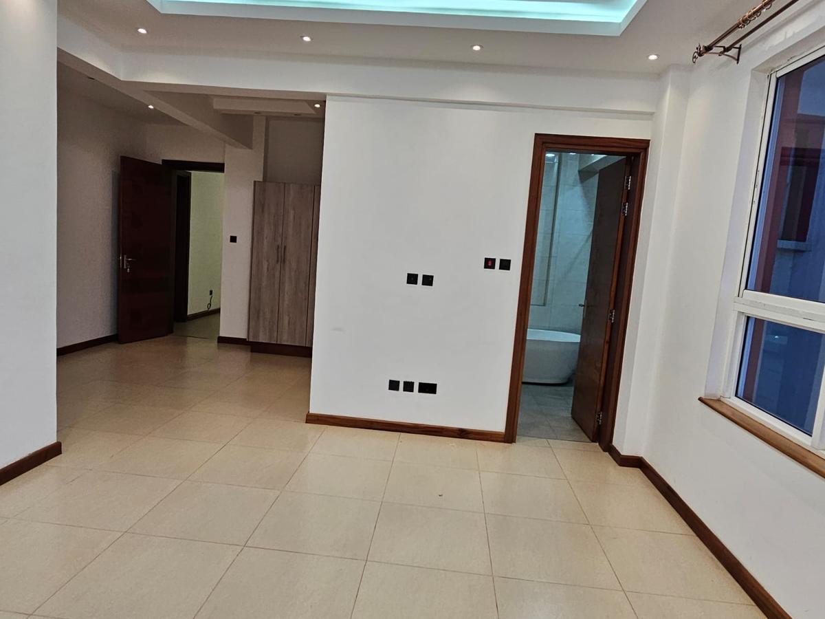 5 Bed Apartment with En Suite in General Mathenge - 7