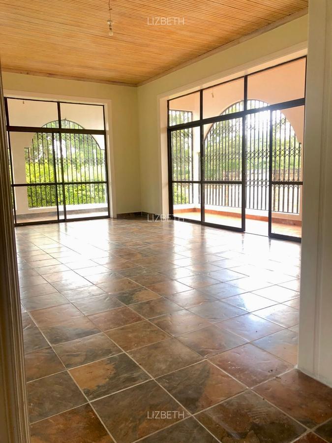 7 Bed House with Garden at Mayor Road - 5