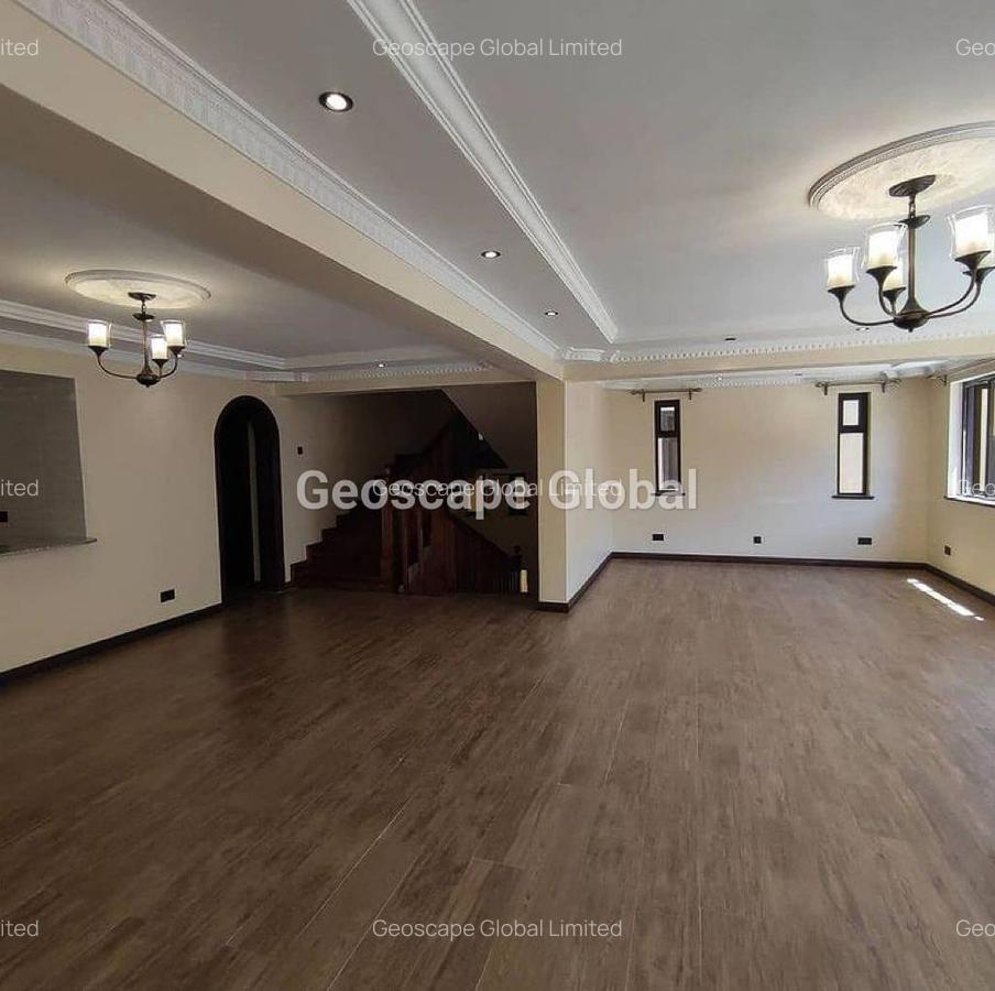 5 Bed Townhouse with En Suite in Lavington - 9