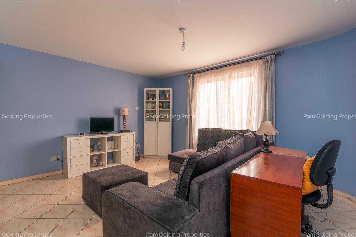 2 Bed Apartment with En Suite in Syokimau - 4