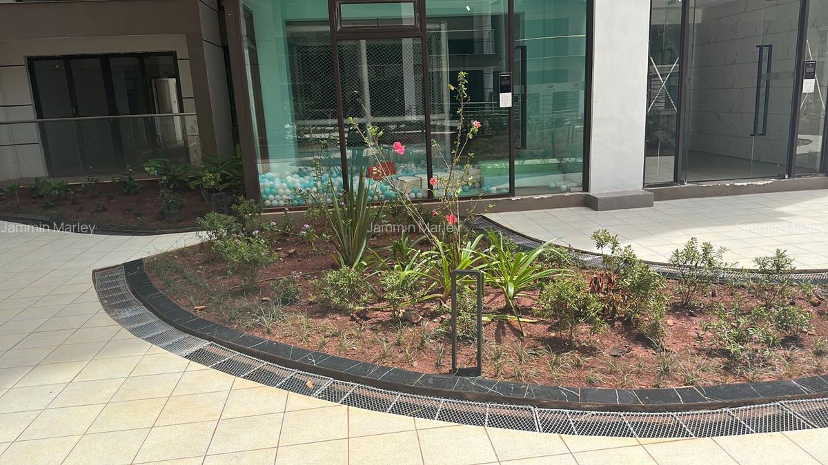 3 Bed Apartment with En Suite at Riverside Drive - 13