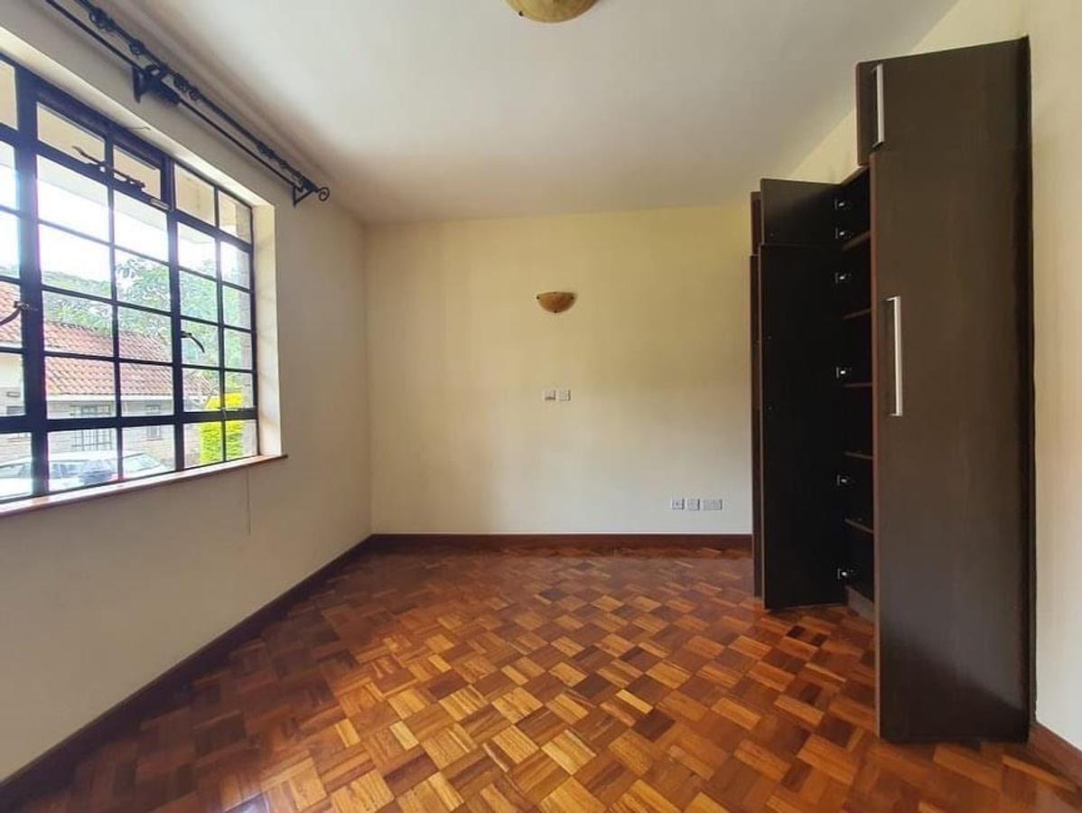 4 Bed Townhouse with En Suite in Lavington - 6