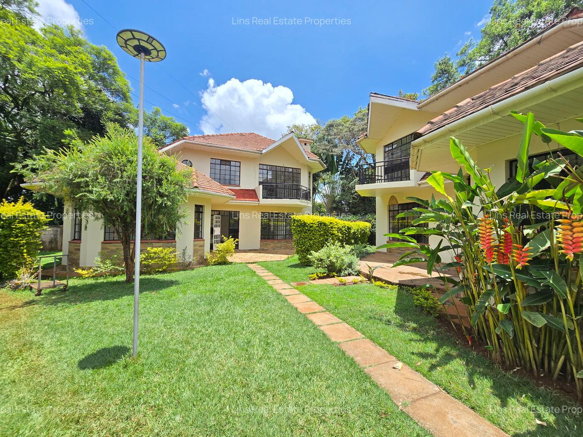 4 Bed Townhouse with En Suite in Spring Valley - 3