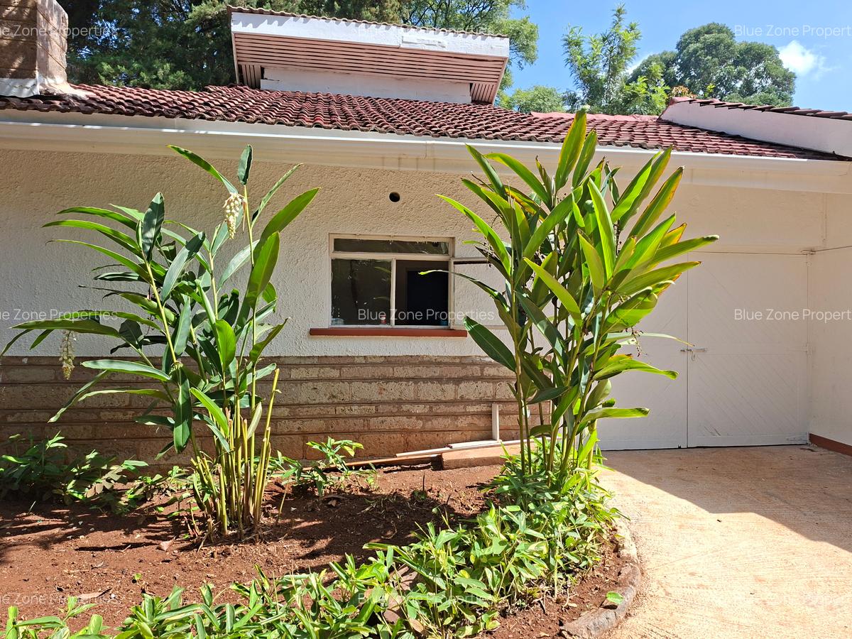 4 Bed House with En Suite at Rosslyn - 6