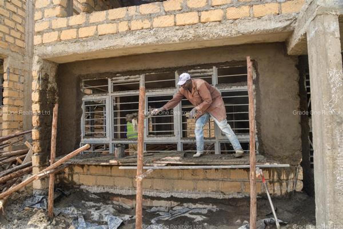 5 Bed Villa with En Suite at Karai - 6