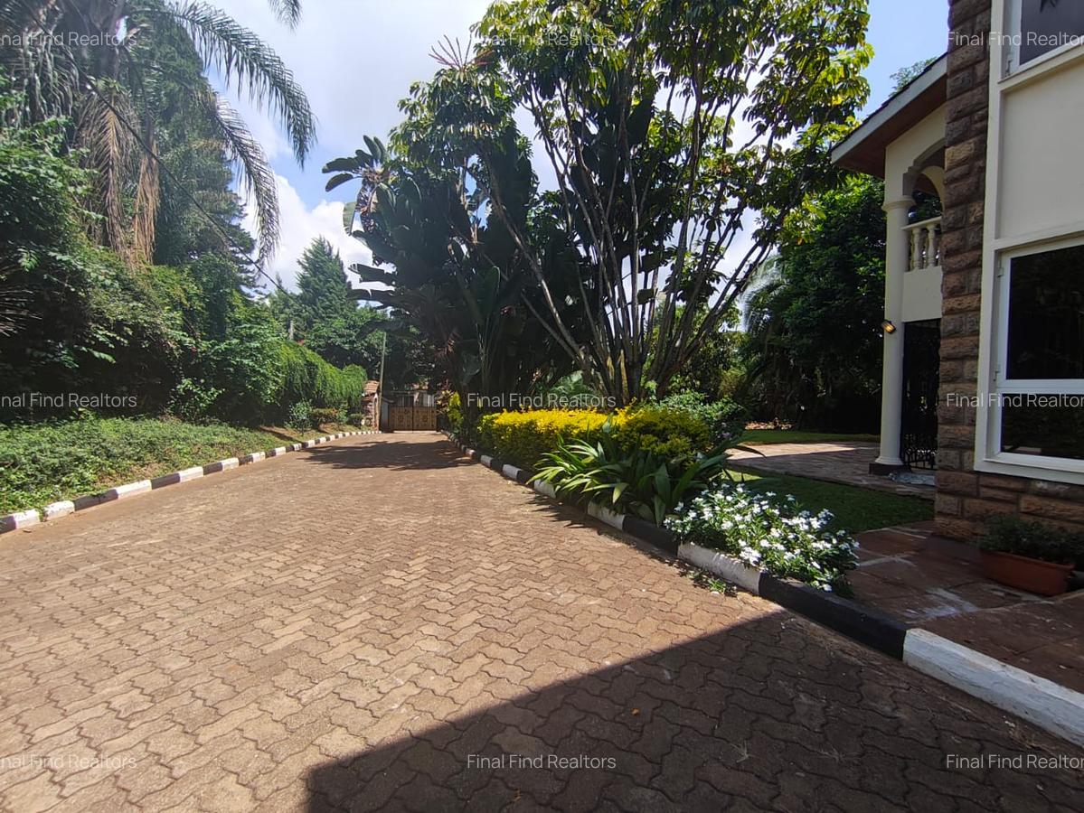 4 Bed House with Garden in Hill View - 3