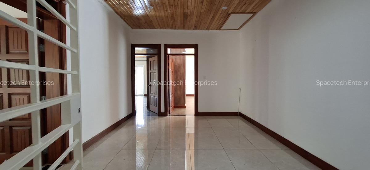 5 Bed Townhouse with En Suite in Rosslyn - 10
