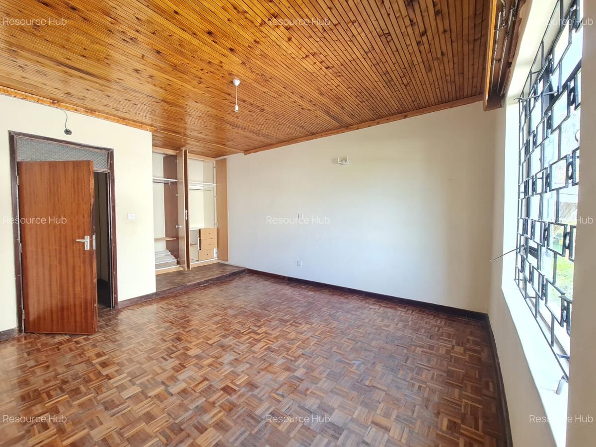 6 Bed House with En Suite at Hardy Area - 3