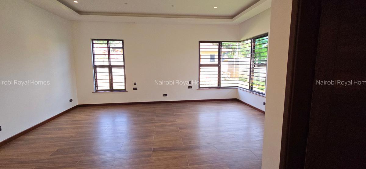 5 Bed Townhouse with En Suite at Lavington Green - 5