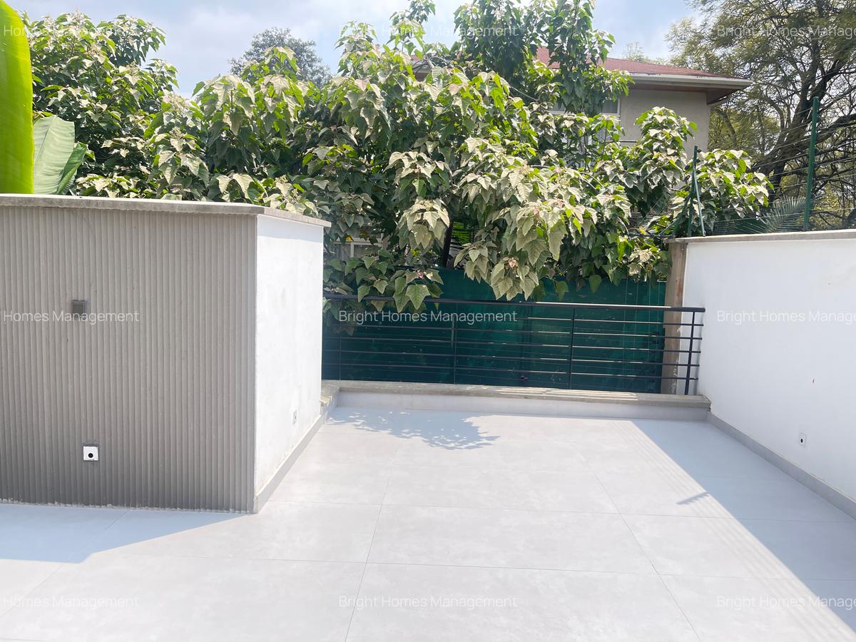 2 Bed Townhouse with En Suite in Lavington - 13