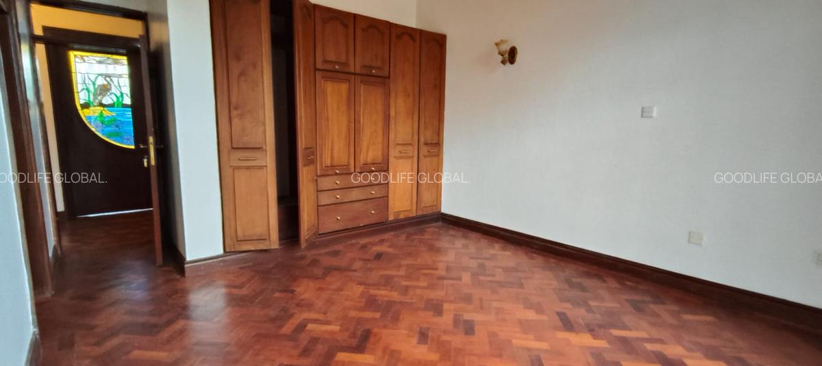 5 Bed House with En Suite at Runda - 14