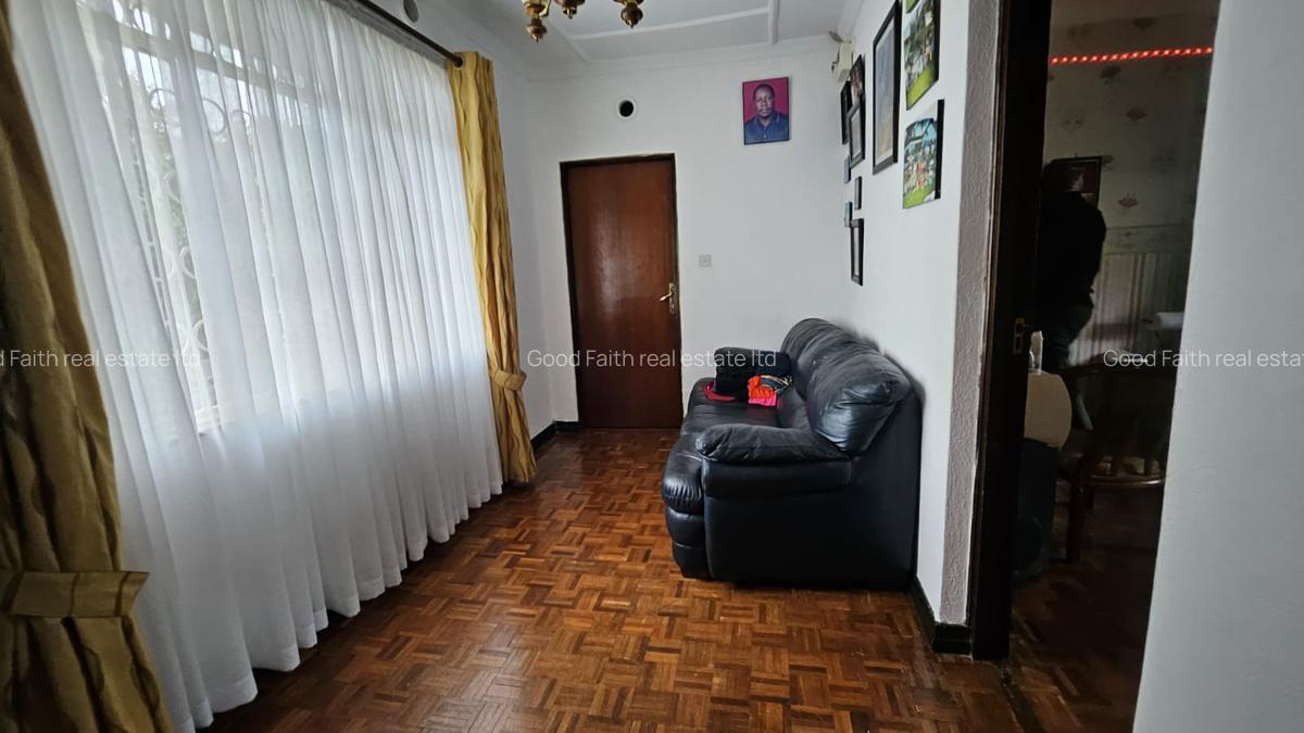 5 Bed House with En Suite in Runda - 7