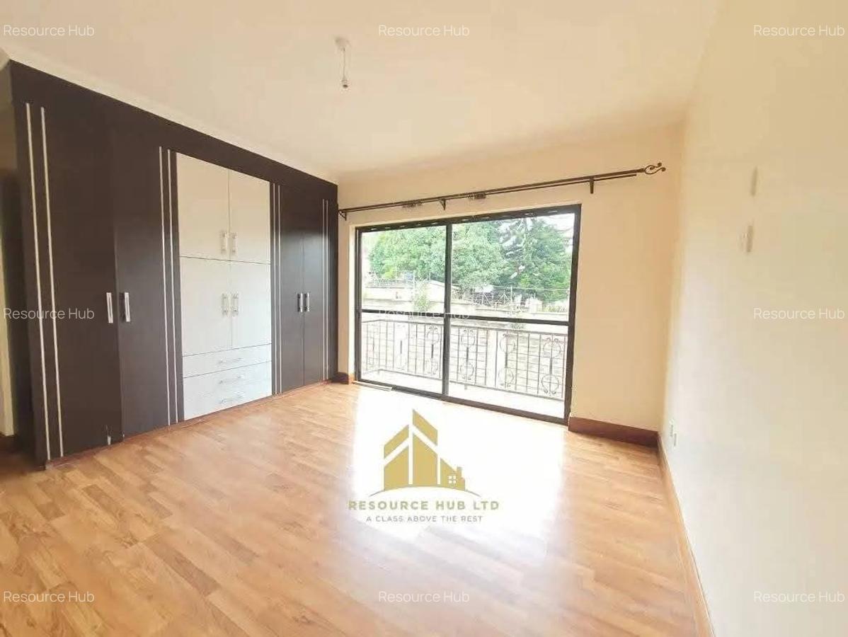 4 Bed Townhouse with Swimming Pool at Off Brook House Drive - 16