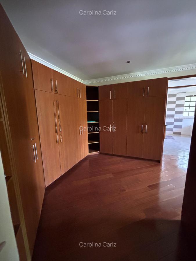 5 Bed House with En Suite in Runda - 11