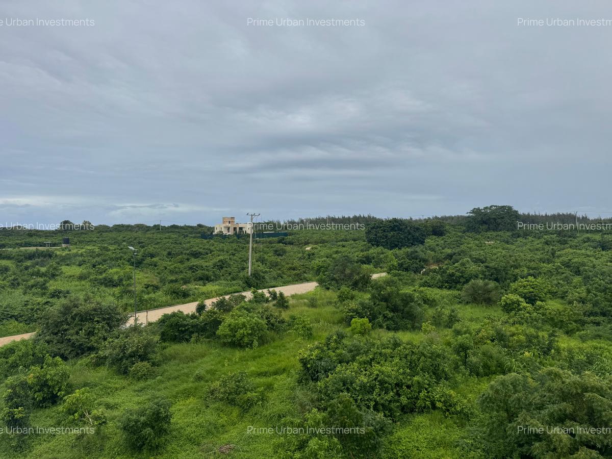 5,445 ft² Land in Vipingo - 6